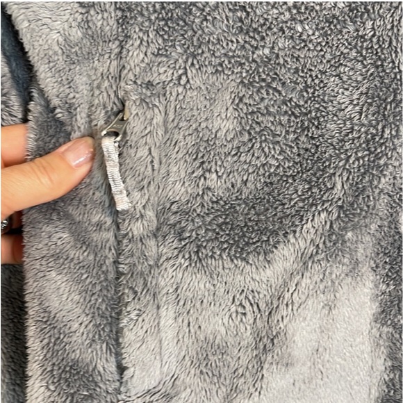The North Face - Zip Up Soft Fuzzy Fleece New size small - Picture 3 of 6